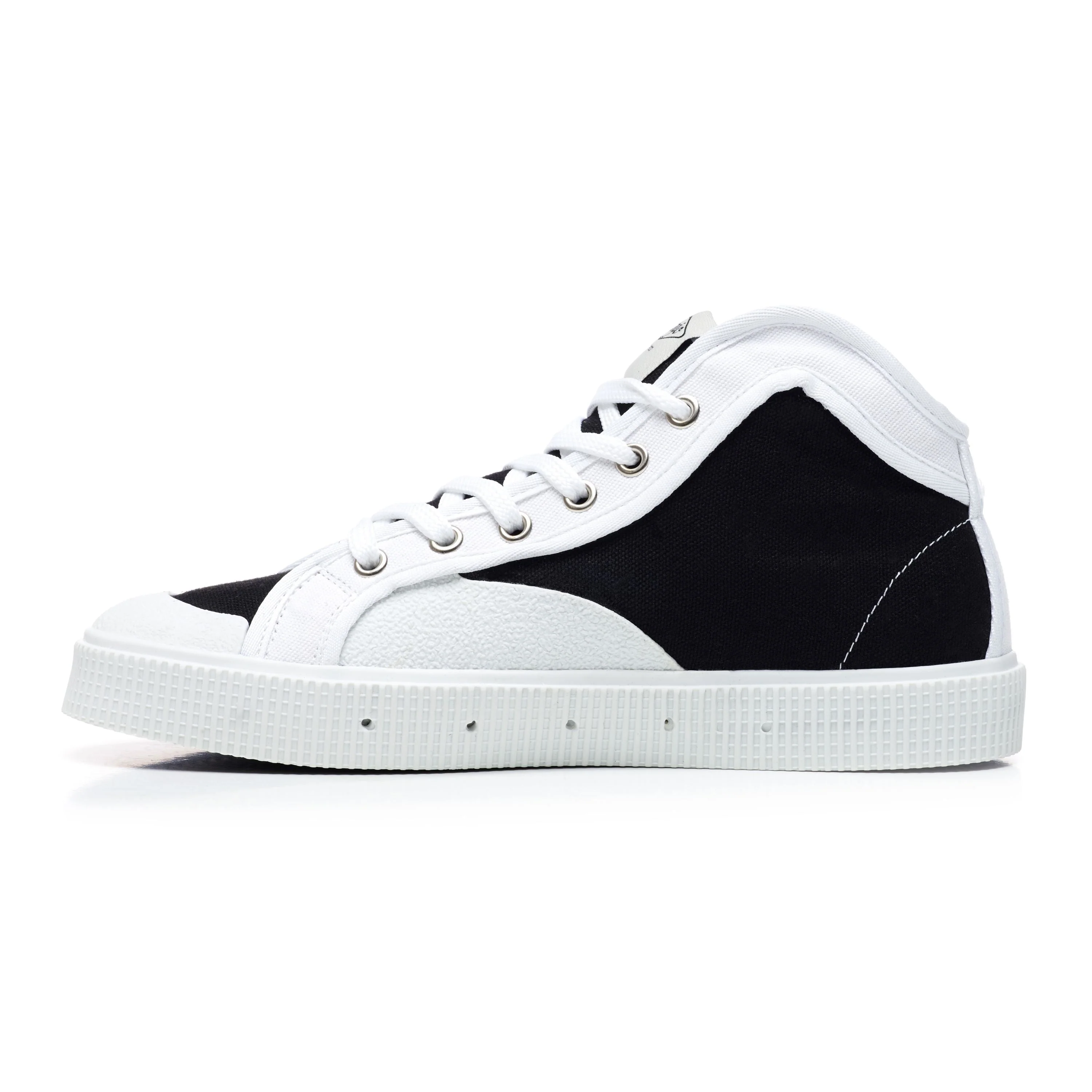 Sanjo K100 // Black & White - Image 4